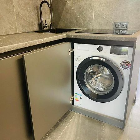 Сучасні Апартаменти В Центрі,Паркінг Lviv Kültér fotó